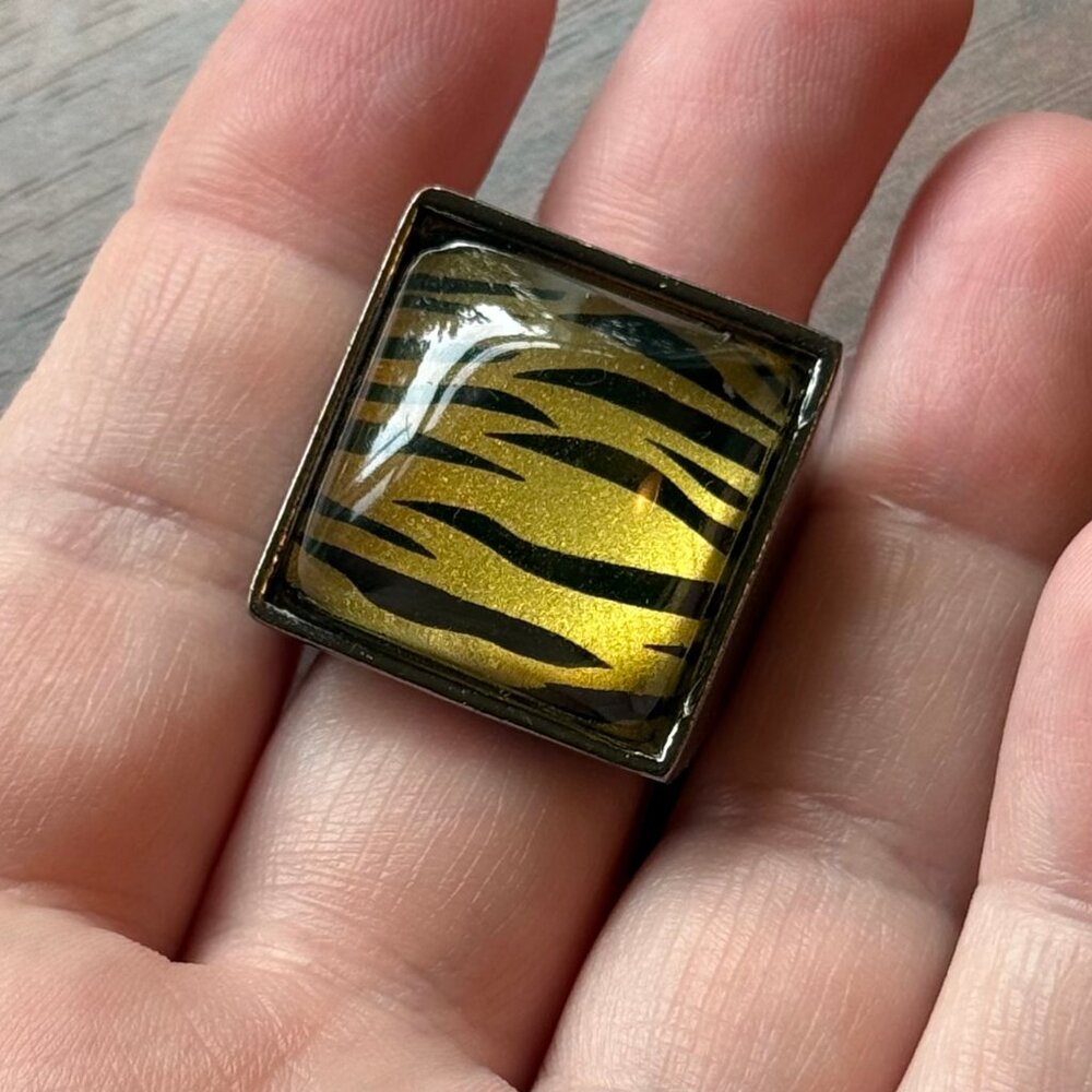 Y2K Tiger Print Ring in Plastic and Dark Metal